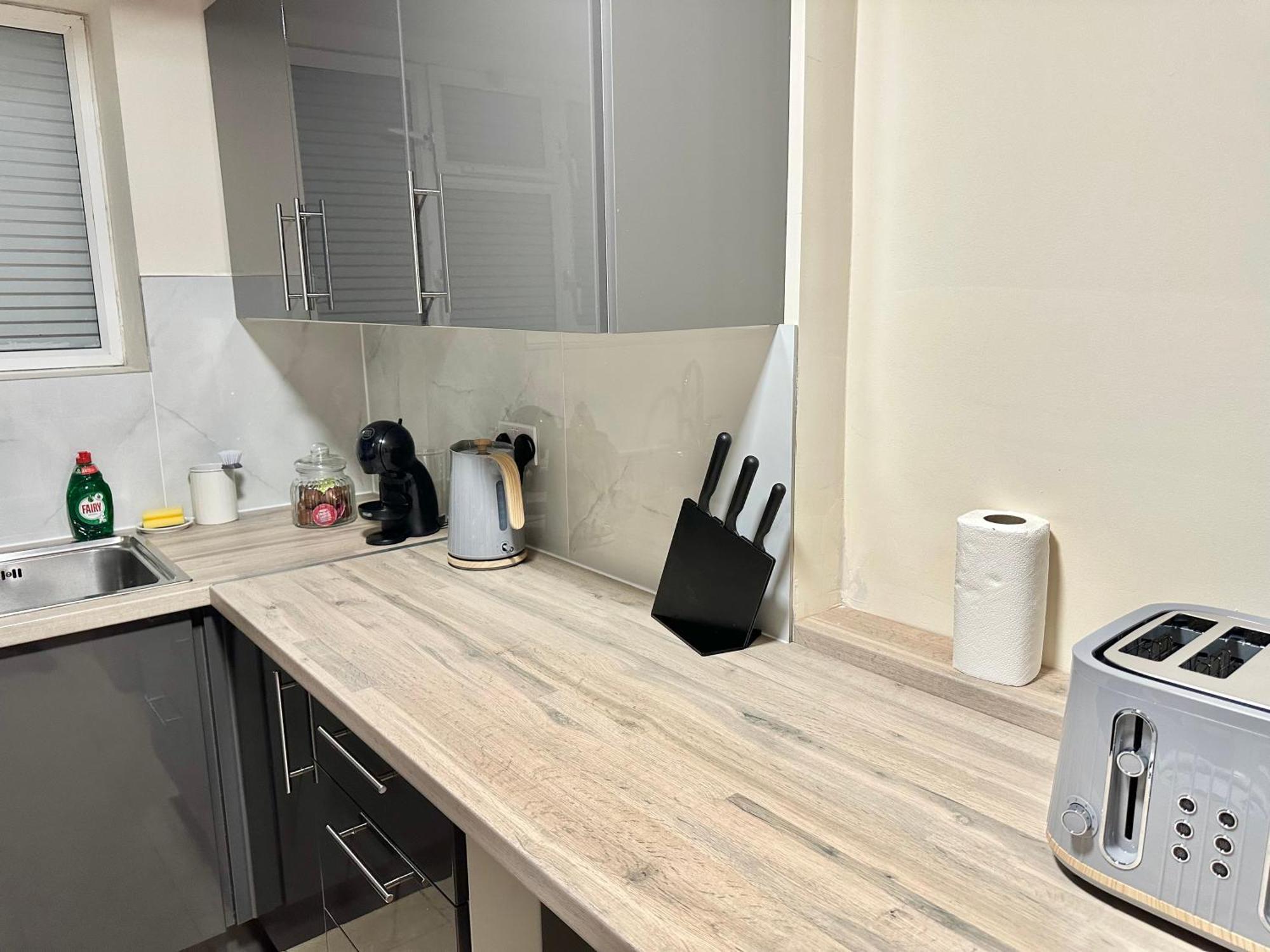 Apartament Comfortable Two Bed Flat Near Richmond Park Londra